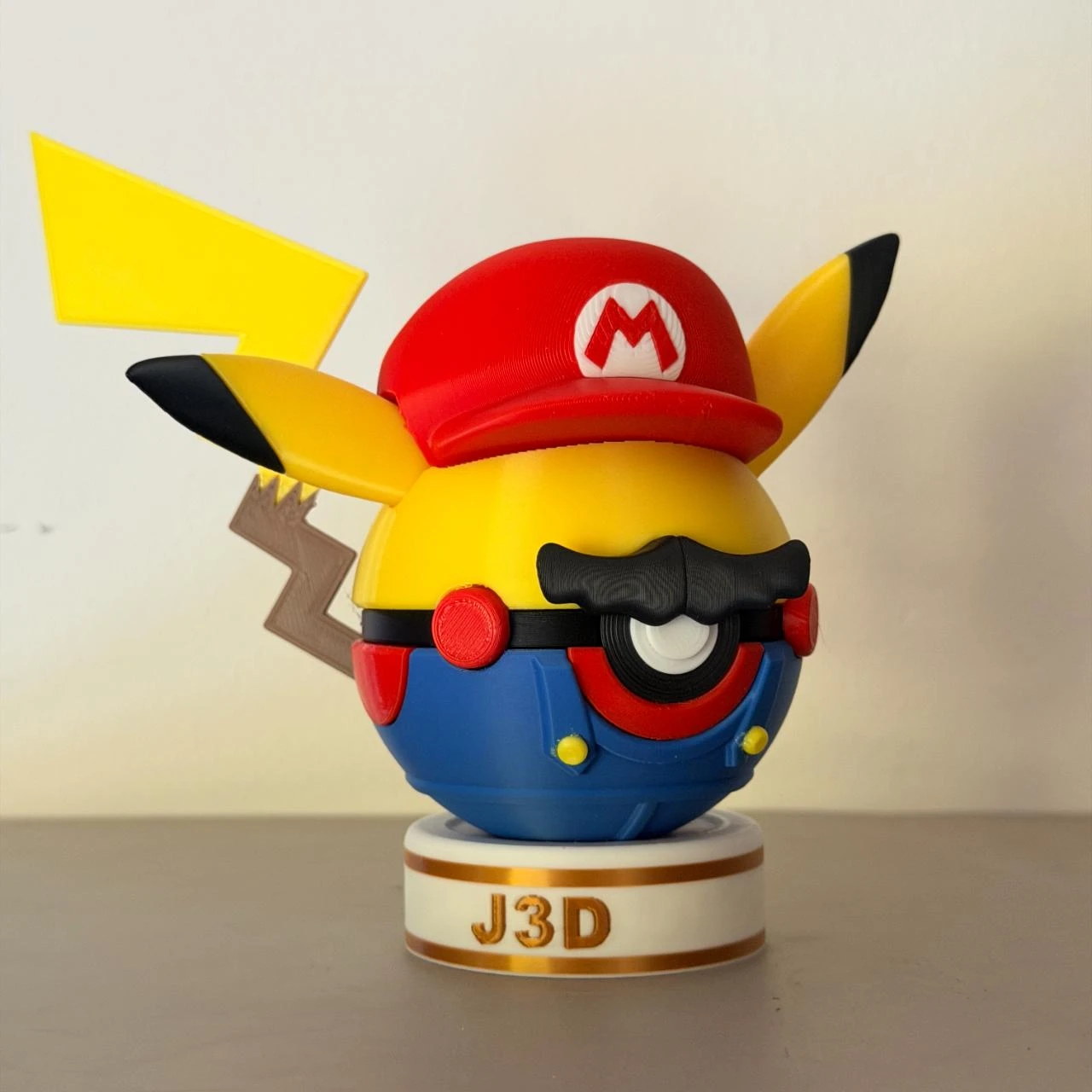 Pokeball Pokemon Pikachu Mario